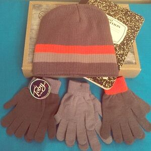 ONE SET LEFT! Toby & Me Hat & 3 PRS of Gloves!